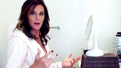 Caitlyn Jenner pulls WTF face at dressing table