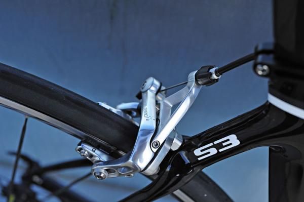 SRAM Red calipers handle stopping duties at both ends.