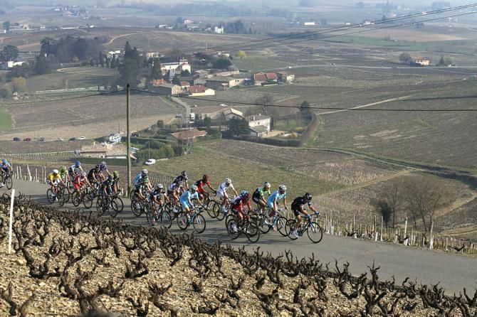 Racers roll through wine country