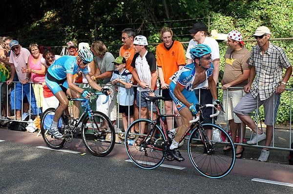 Thomas Voeckler (Bouygues) fights his way up the Cauberg