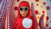 Yayoi Kusama in sunglasses