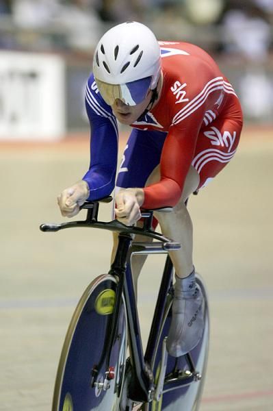 Geraint Thomas (Great Britain) sets the fastest time in the mens 4000m individual pursuit qualifying round.