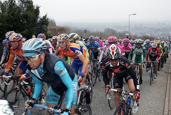 With less than 100km to go in Huls some riders seemed to be still relaxed