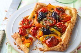 Tomato and pepper galettes