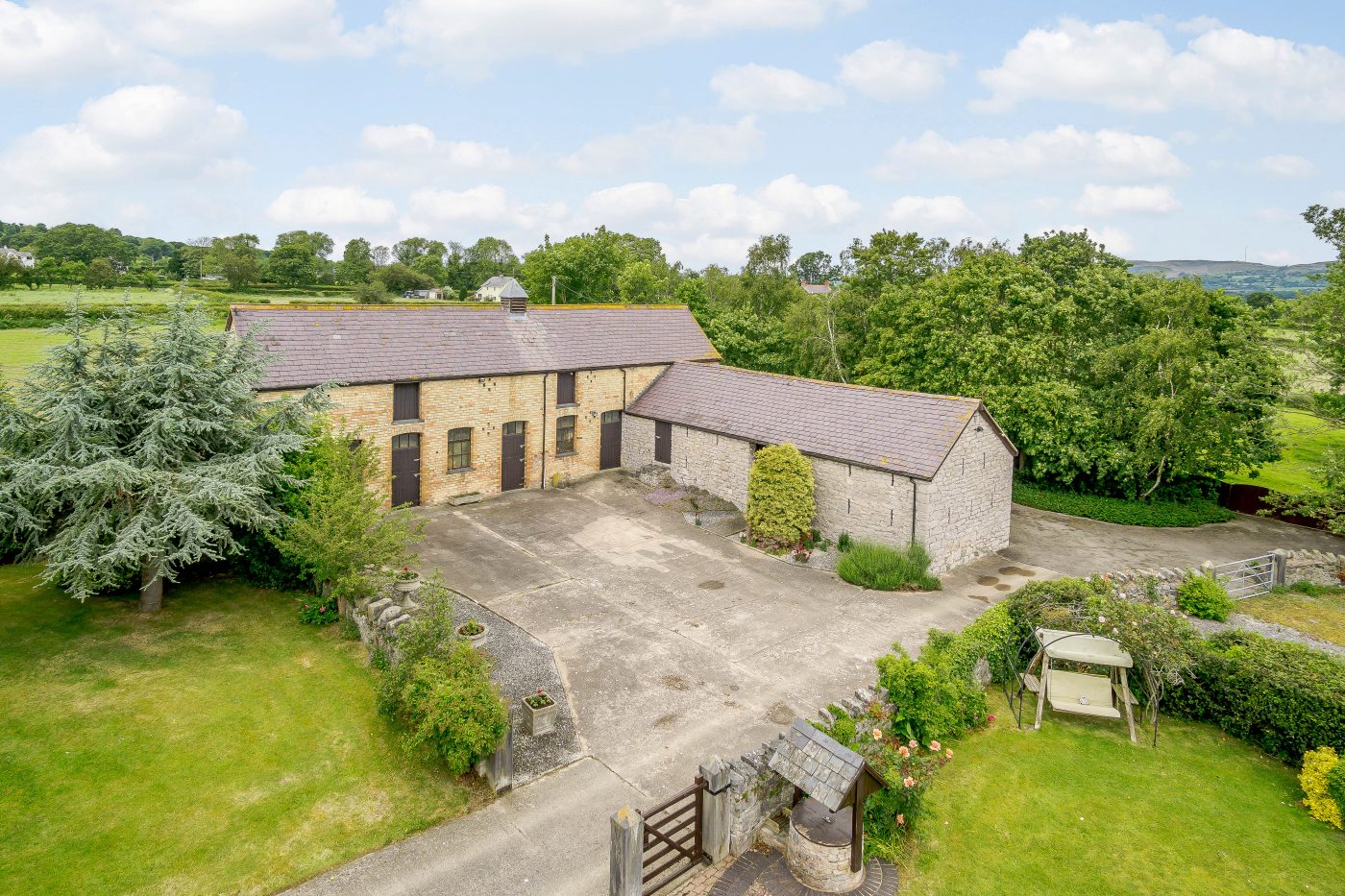 Pentre-Isa-equestrian-barn-Jackson-Stops-e1576665539261.jpg