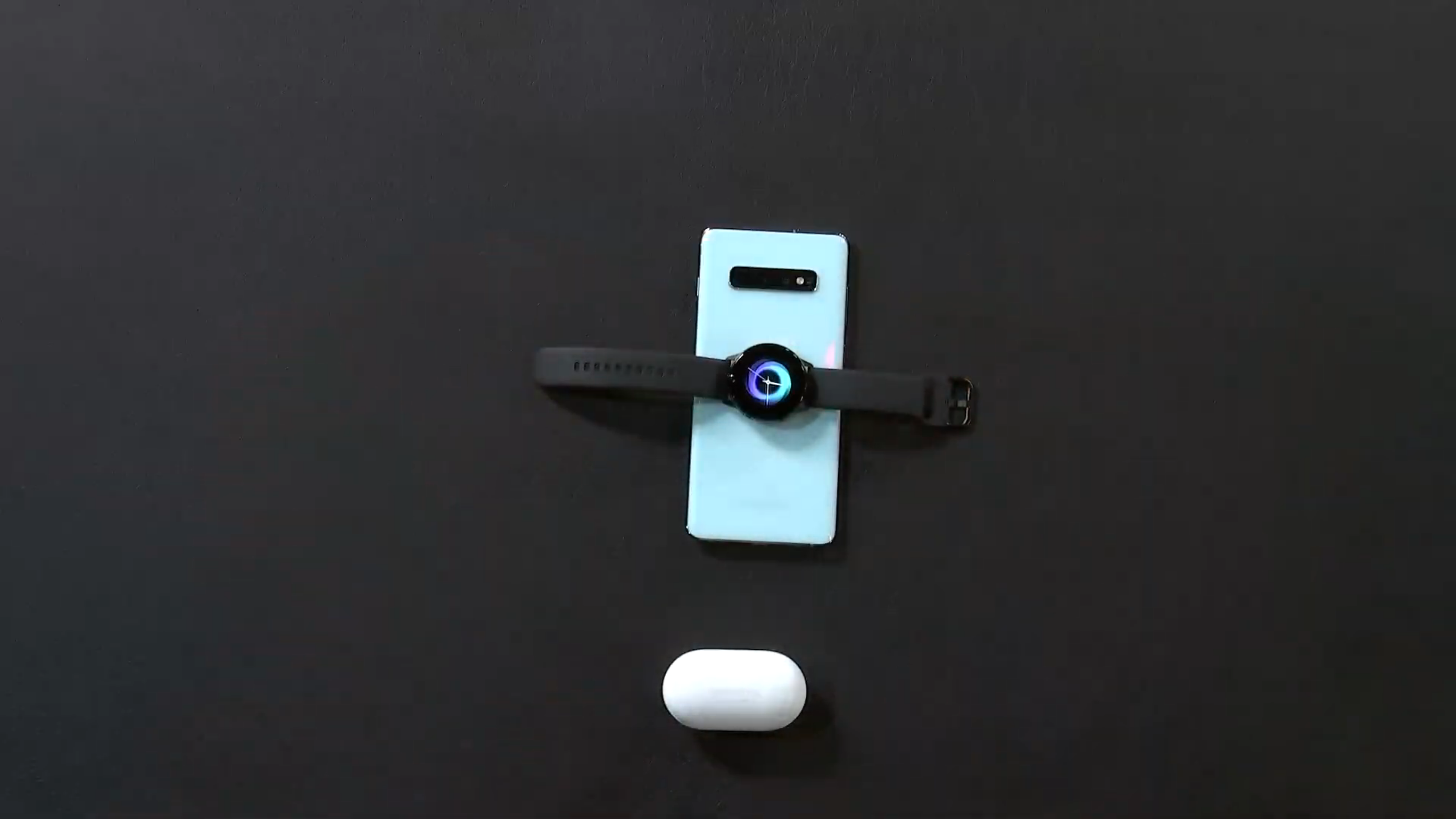 Galaxy Watch Active støtter trådløs lading. (Bilde: TechRadar)