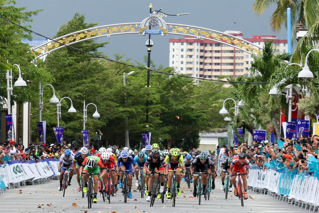 The sprint winds up for stage 6