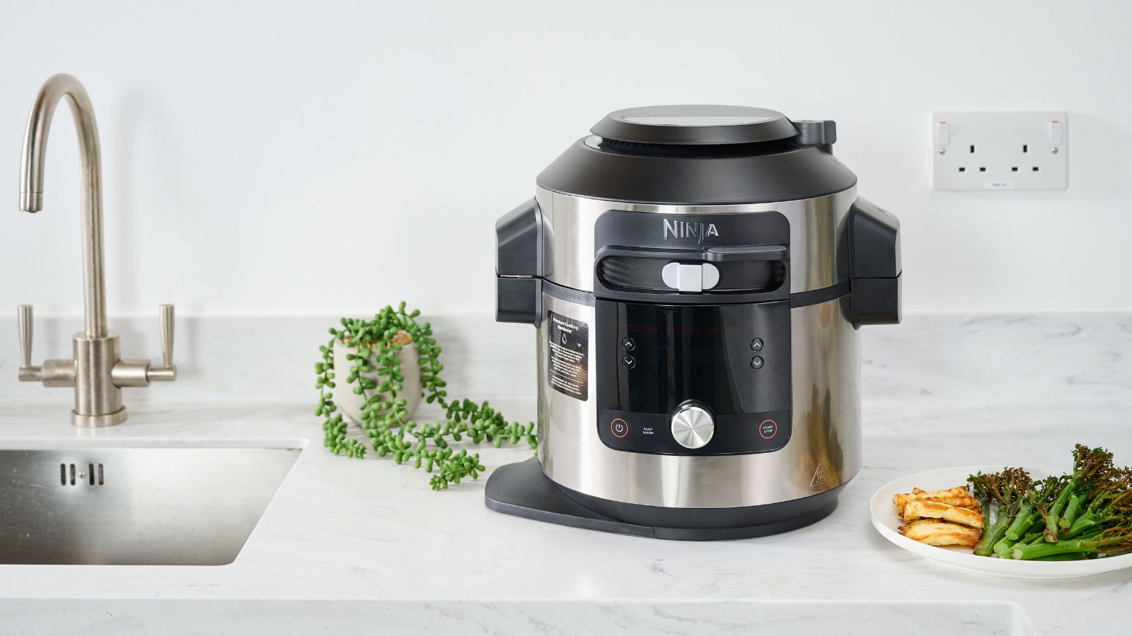 Ninja Foodi MAX 15-in-1 SmartLid Multi Cooker review: Ninja's most  versatile multi cooker yet