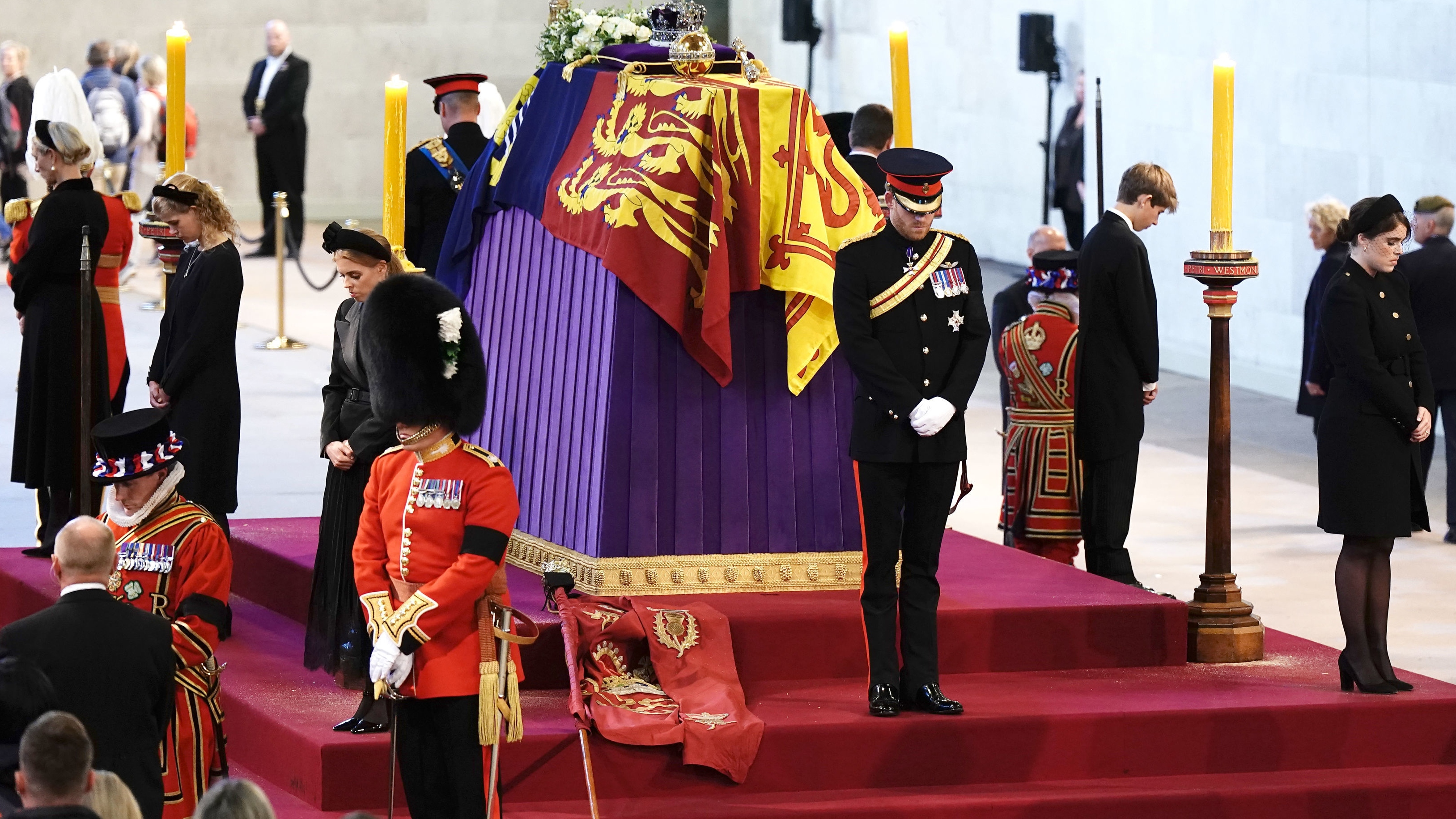 Zara Tindall, Lady Louise, Princess Beatrice, Prince Harry, Princess Eugenie, James Wessex, Peter Phillips and Prince William hold a vigil beside the coffin of their grandmother on September 17, 2022