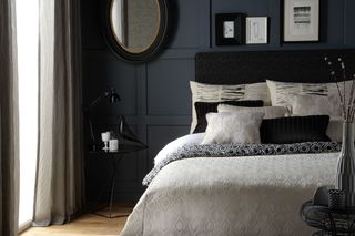 Black bedroom ideas