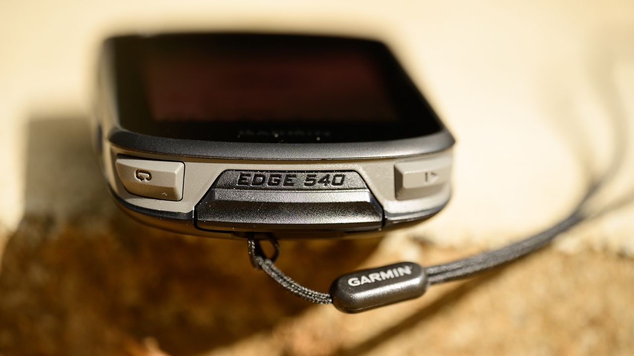 Garmin Edge 540 bottom edge