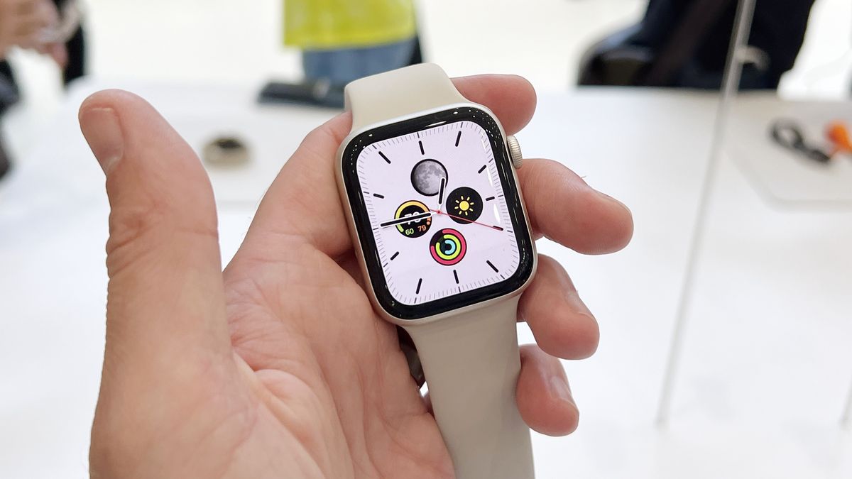 Apple Watch SE 2 vs Apple Watch SE (2020) TechRadar