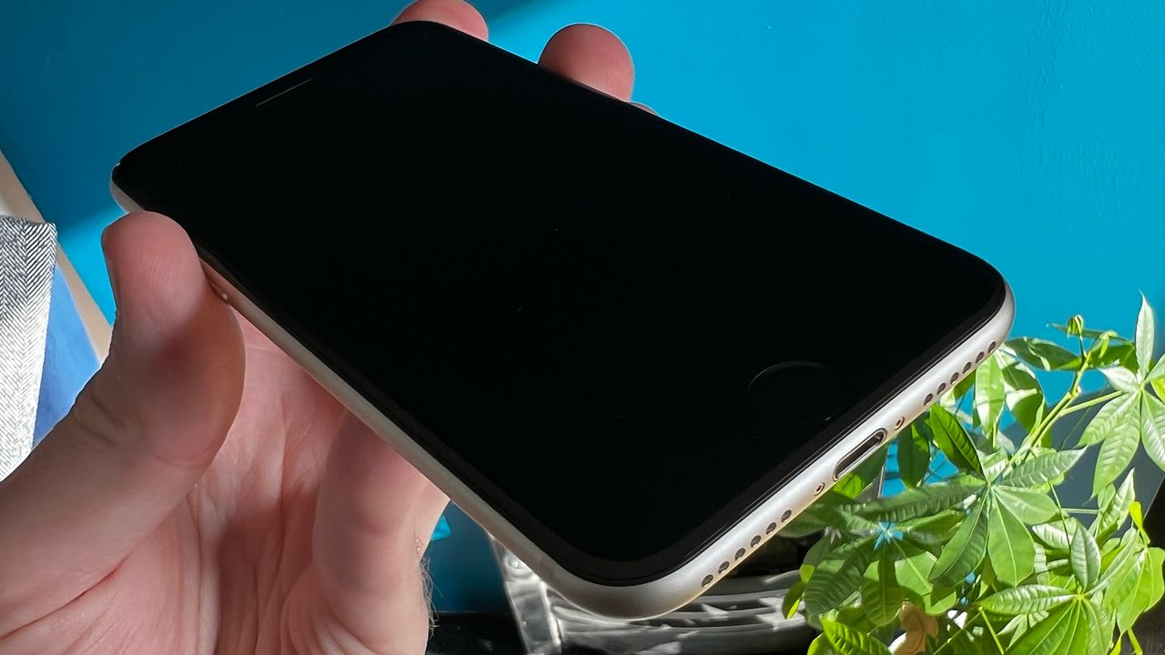 Apple iPhone SE 2022 review