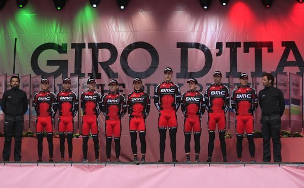 Taylor Phinney towers over the rest of the BMC Giro team