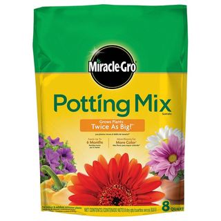 Miracle-Gro Premium Potting Mix 8qt