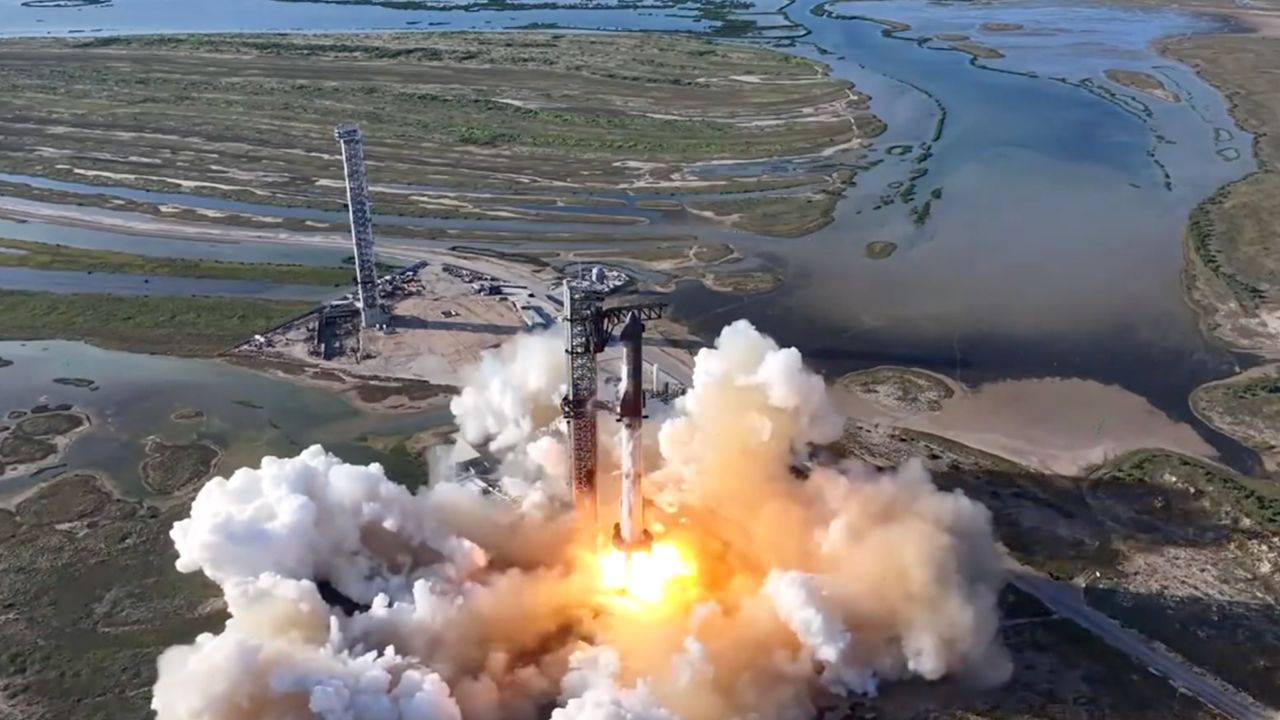 SpaceX's Starship megarocket launches for the sixth time ever, rising off the pad at the company's Starbase site in South Texas on Nov. 19, 2024.