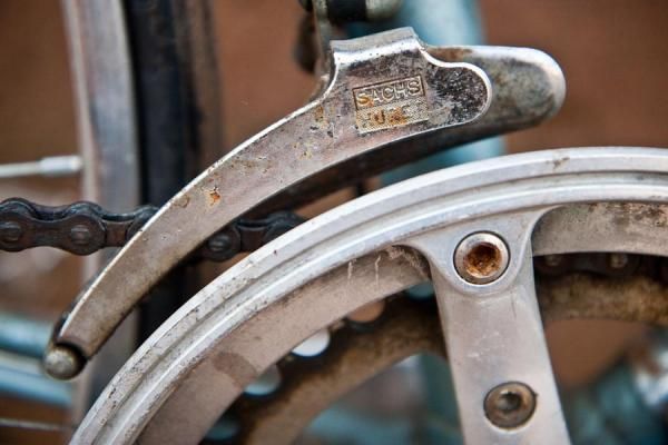 42/52 tooth chain rings: just the right gearing for drafting cotton trucks.