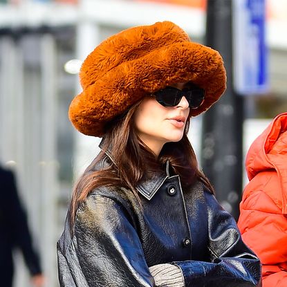 Emily Ratajkowski fuzzy hat