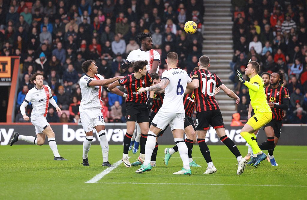 Elijah Adebayo of Luton Town scores their team&#039;s first goal during the Premier League match between AFC Bournemouth and Luton Town at Vitality Stadium on December 16, 2023 in Bournemouth, England. (Photo by Warren Little/Getty Images)