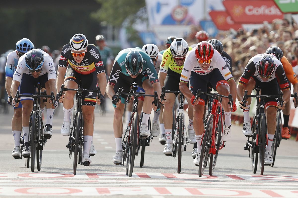 Vuelta Espana 2022 77th edition 2nd stage sHertogenbosch Utrecht 1751 km 20082022 Sam Bennett IRL Bora Hansgrohe Mads Pedersen DEN Trek Segafredo Tim Pascal Ackermann GER UAE Team Emirates Mike Teunissen NED Team Jumbo Visma photo Luis Angel Gomez GomezSprintCyclingAgency2022