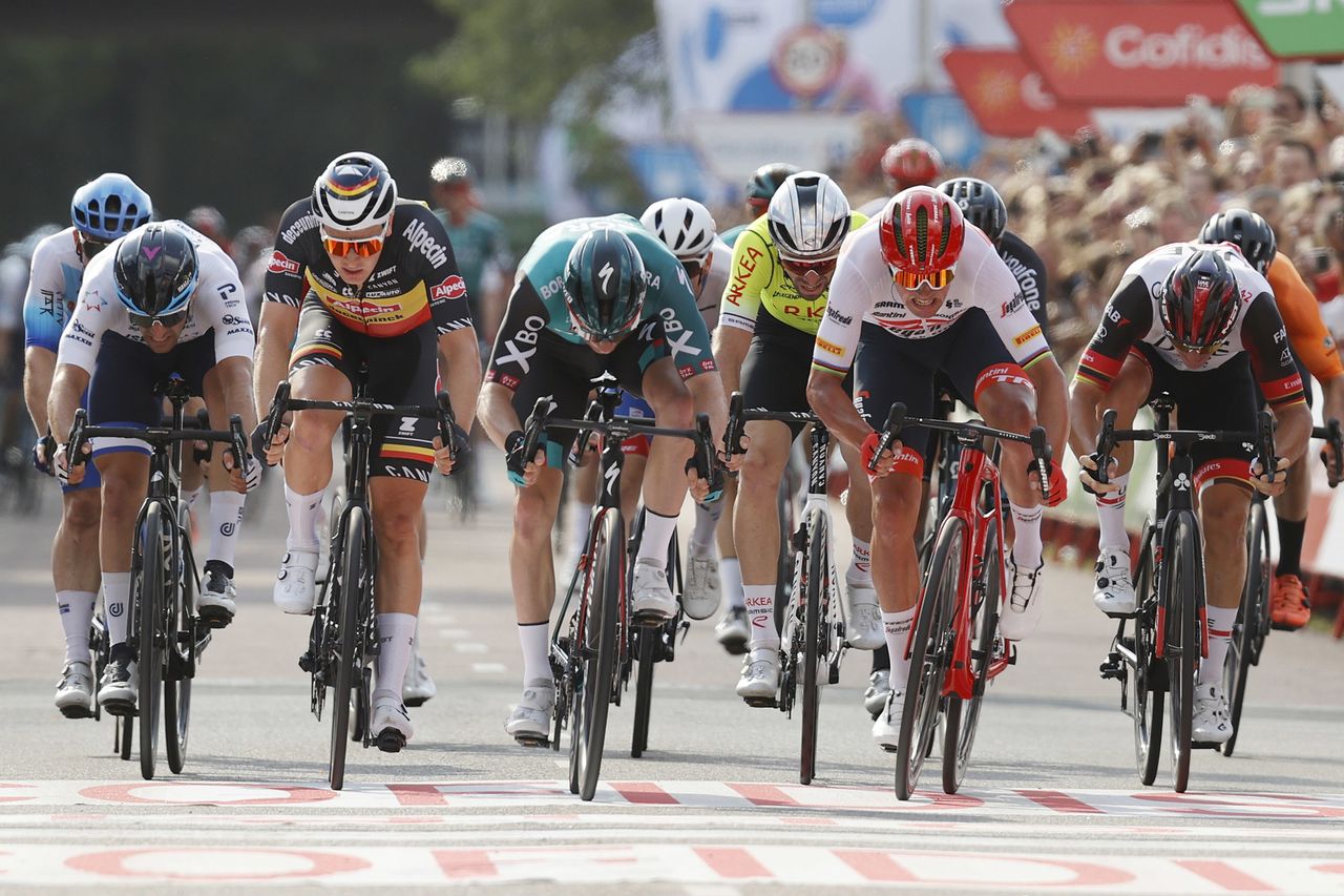 Vuelta Espana 2022 77th edition 2nd stage sHertogenbosch Utrecht 1751 km 20082022 Sam Bennett IRL Bora Hansgrohe Mads Pedersen DEN Trek Segafredo Tim Pascal Ackermann GER UAE Team Emirates Mike Teunissen NED Team Jumbo Visma photo Luis Angel Gomez GomezSprintCyclingAgency2022