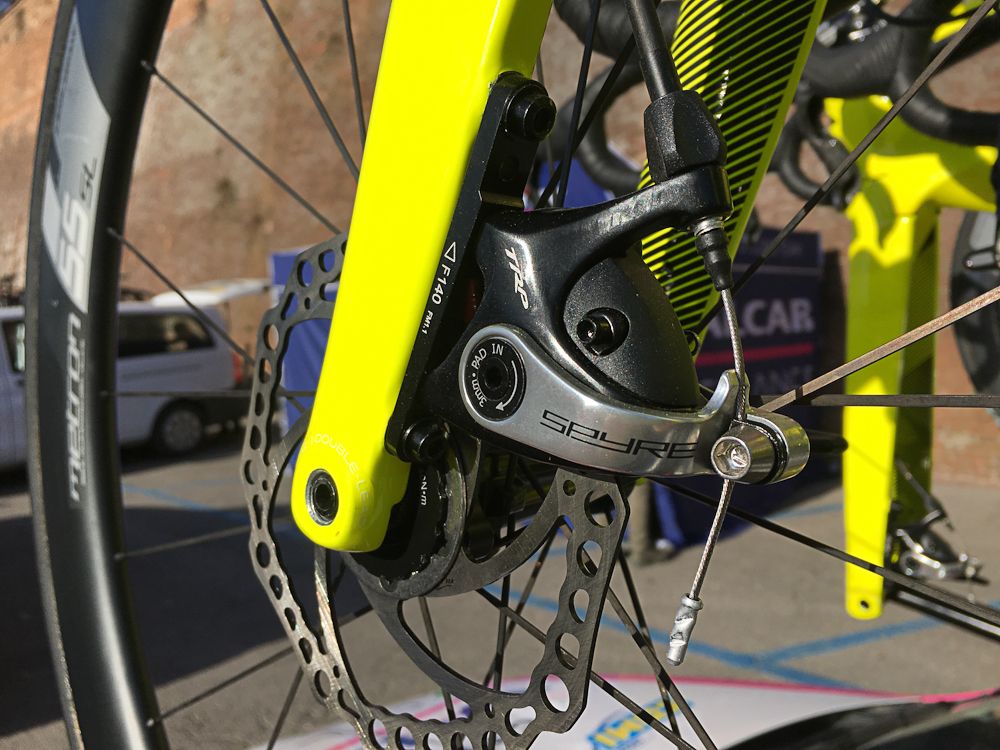The Valcar Cyclance Cycling used TRP mechanical disc brakes