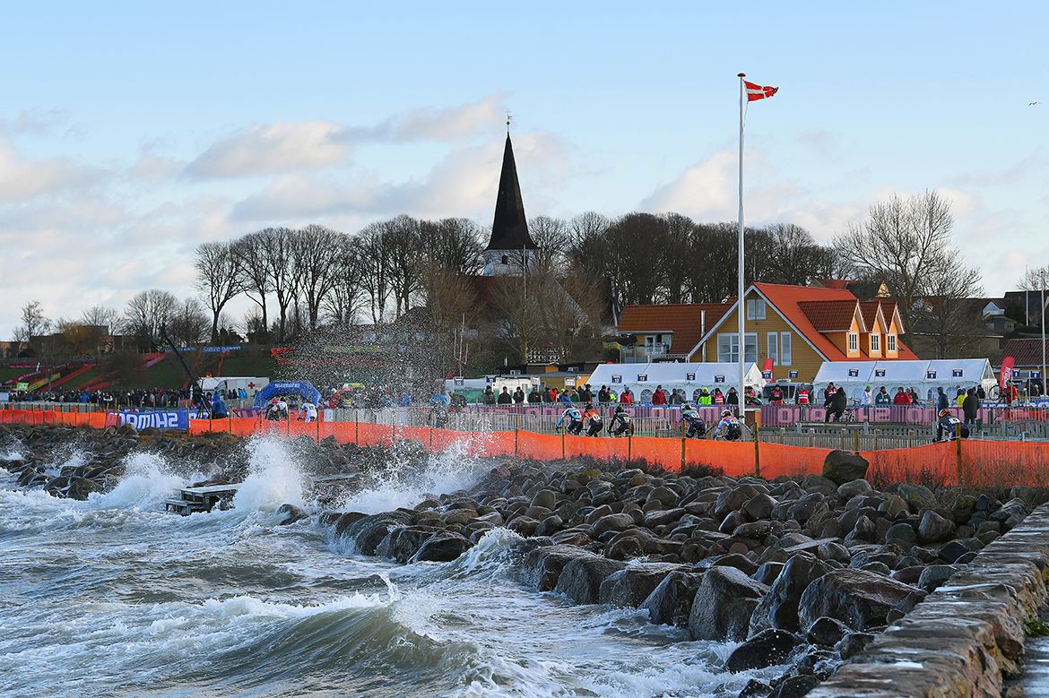 The sea batters the shore in Bergense
