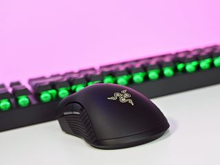 Does Razer Turret for Xbox One come with a mouse?