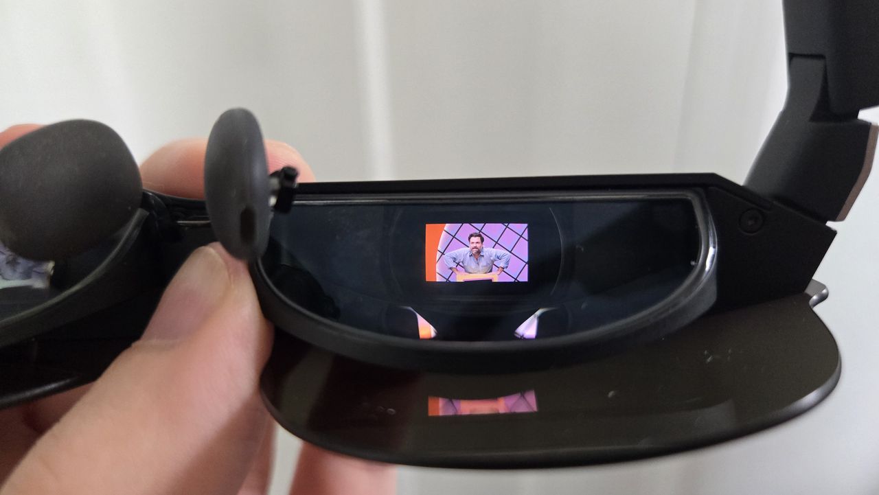 The RayNeo Air 3s display