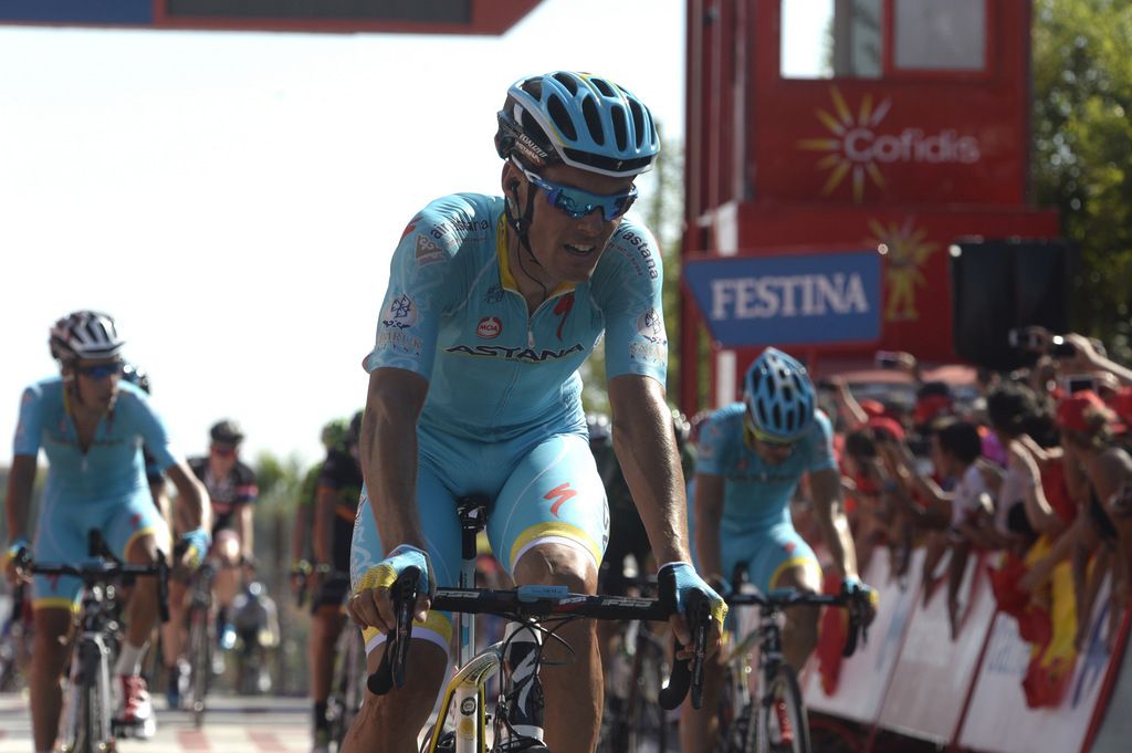 Leon Sanchez (Astana) finishes