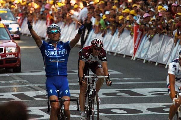 C&eacute;dric Vasseur (Quickstep-Innergetic) raises his hands. Even though it was a centimetre affair, he knew he had won it.