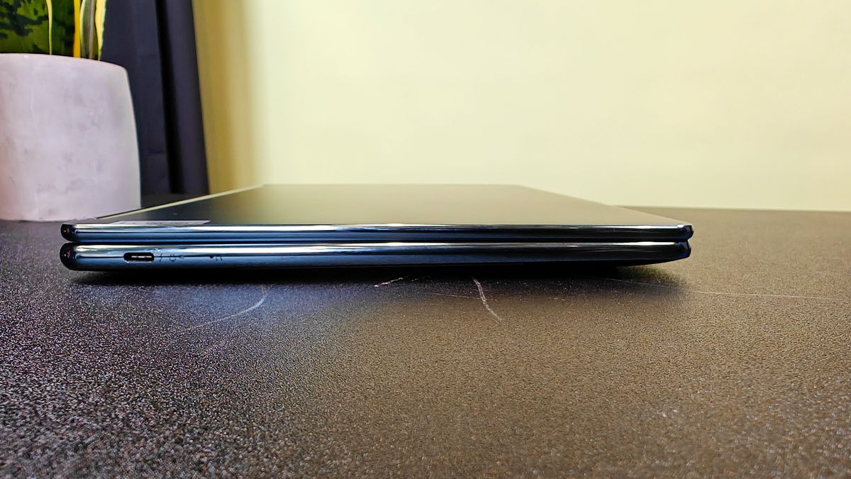 Lenovo Yoga Book 9i hands-on