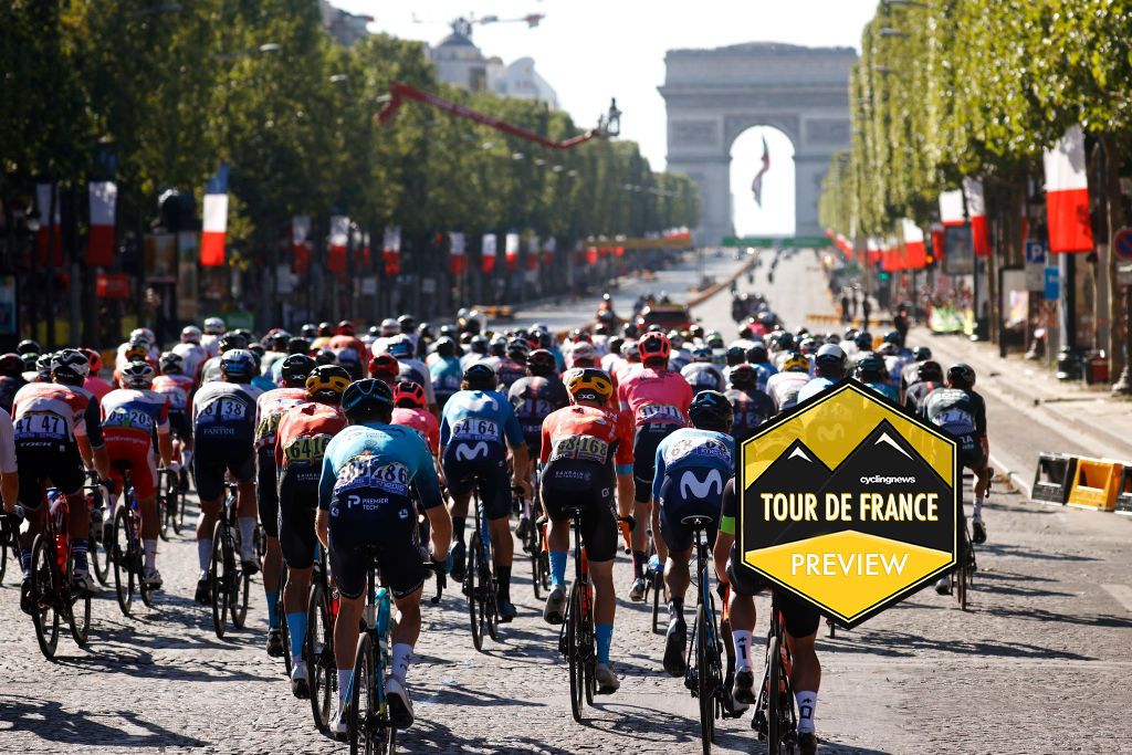 PARIS, FRANCE - JULY 18: The Peloton passing through The Champs-&Atilde;lys&Atilde;&copy;es at Paris city during the 108th Tour de France 2021, Stage 21 a 108,4km stage from Chatou to Paris Champs-&Atilde;lys&Atilde;&copy;es / @LeTour / #TDF2021 / on July 18, 2021 in Paris, France. (Photo by Chris Graythen/Getty Images)