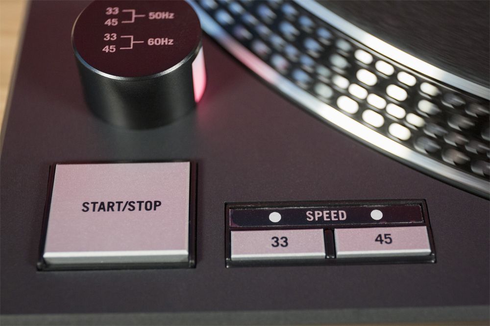 The TT250USB has durable aluminum buttons.