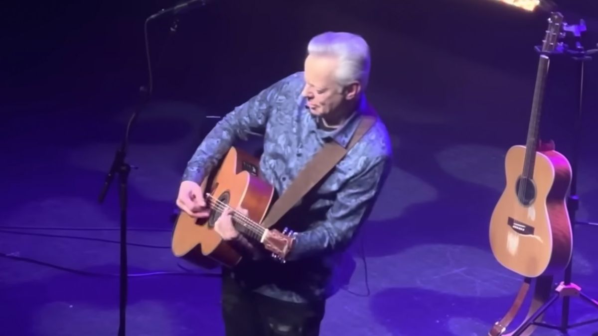 Watch Tommy Emmanuel pay tribute to Jeff Beck with a heartfelt acoustic