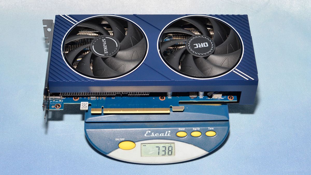 Intel Arc A580 photos and unboxing