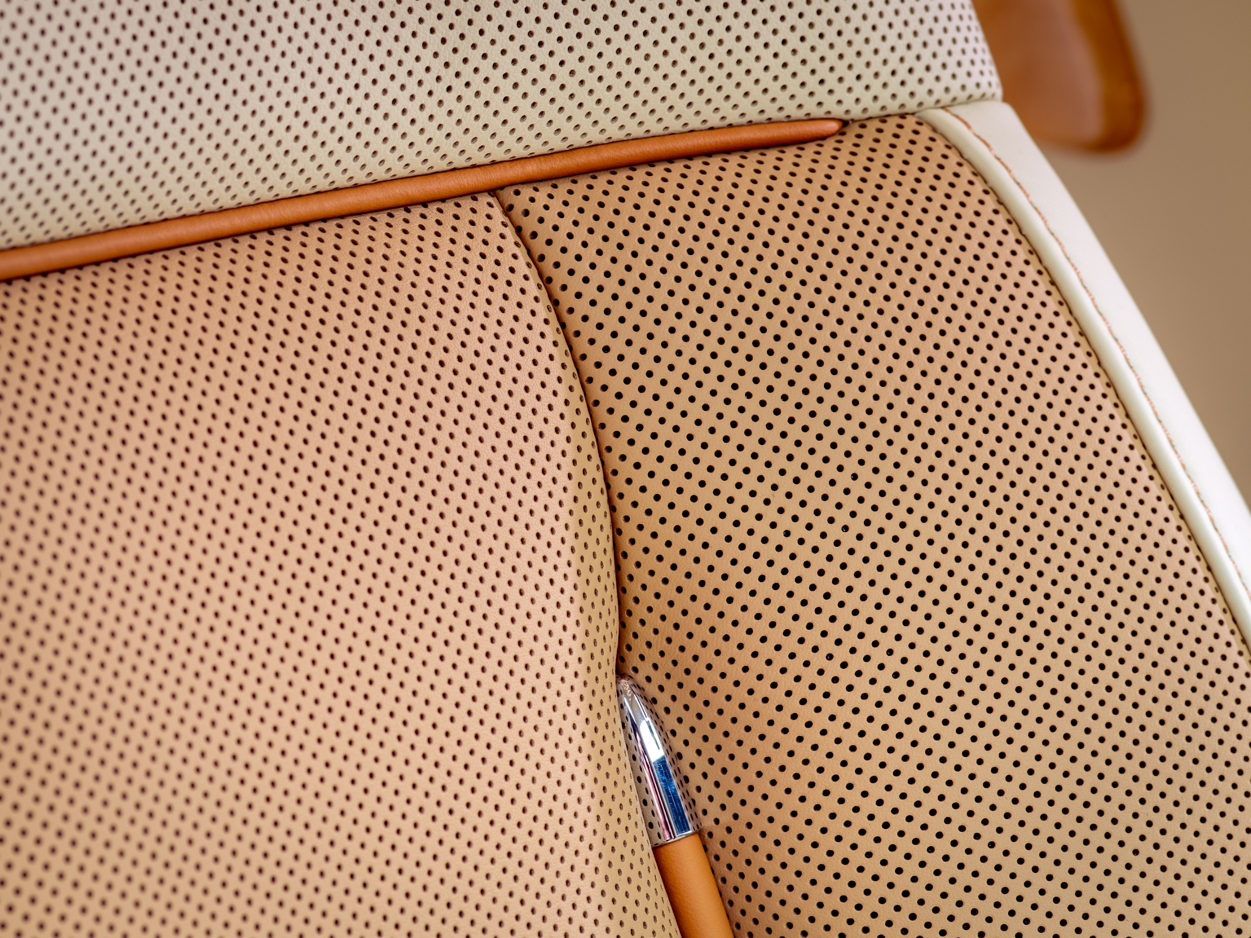Seat details in the Phantom Hummingbird