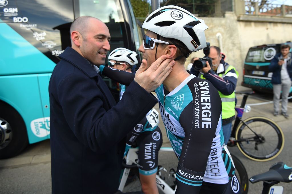 B&amp;B Hotels-Vital Concept team manager Jérôme Pineau congratulates Bryan Coquard after winning the opening stage of the 2019 Etoile de Bessèges