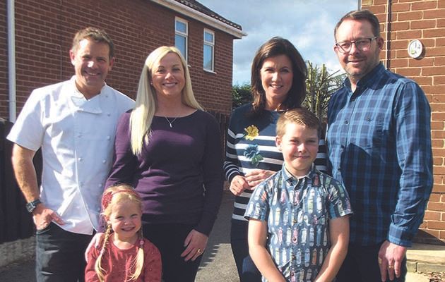 It’s not every day that chef Matt Tebbutt turns up at your house and cooks for your family, but the Hudsons in Rotherham are treated to some mouth-watering dishes at low prices tonight.