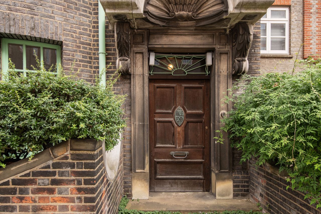 Images of Vale End in Chelsea