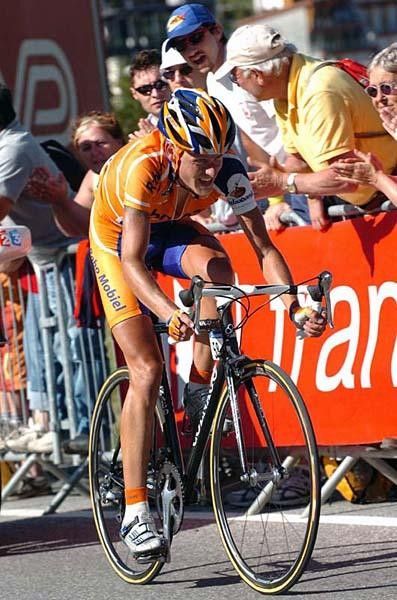 Michael Rasmussen (Rabobank) heads to the line to an unforgettable victory.