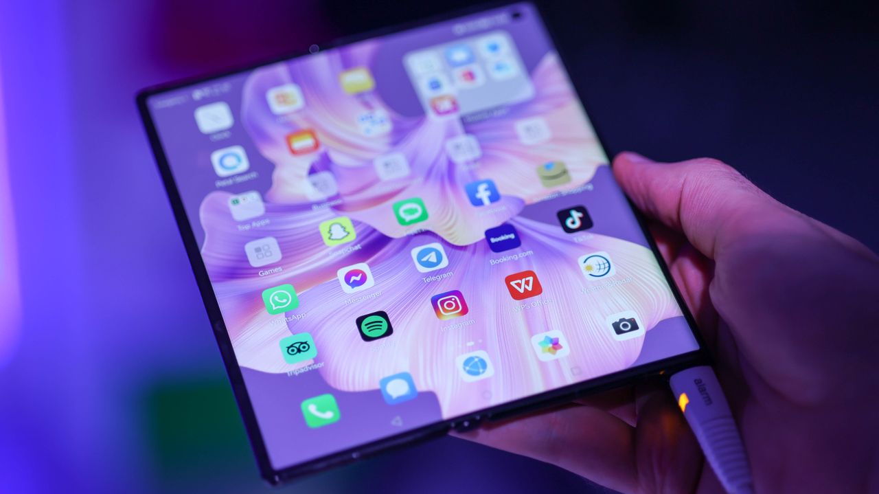 Huawei Mate Xs 2 product photo