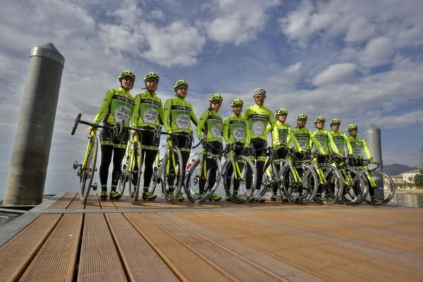 Mario Cipollini and MCipollini-Giambenini-Gauss near Bardolino.