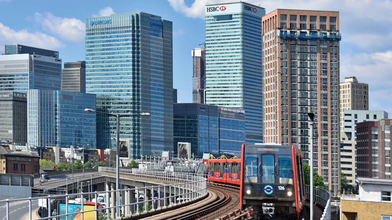 Barclays Bank &amp;amp; HSBC bank offices at Canary Wharf 