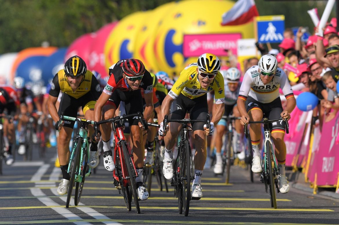 Michal Kwiatkowski (Team Sky) powers to the win on stage 5