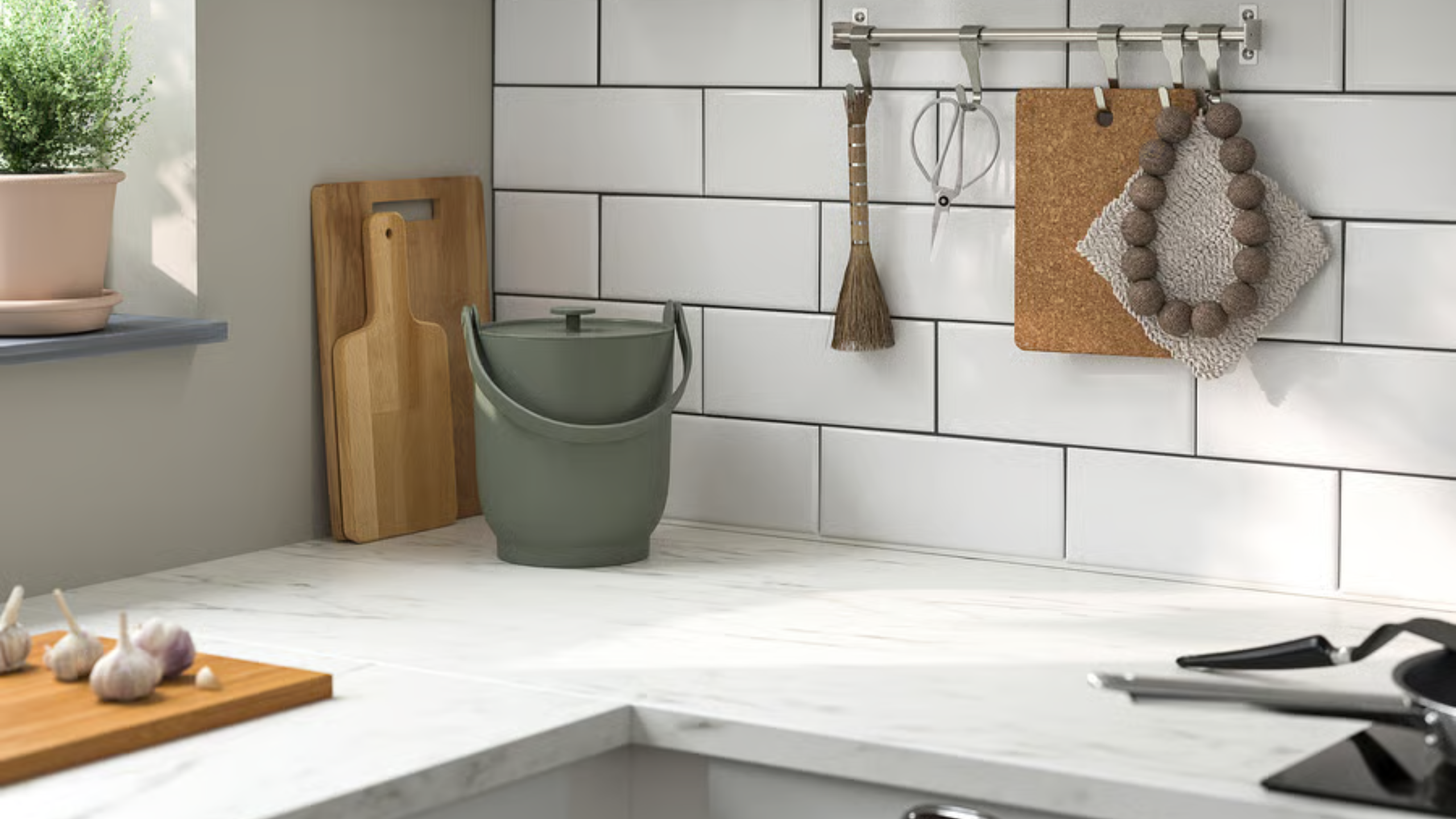 IKEA’s £5 food waste bin makes following new recycling rules easy and stylish – this odour-proof bin is also perfect for tiny spaces