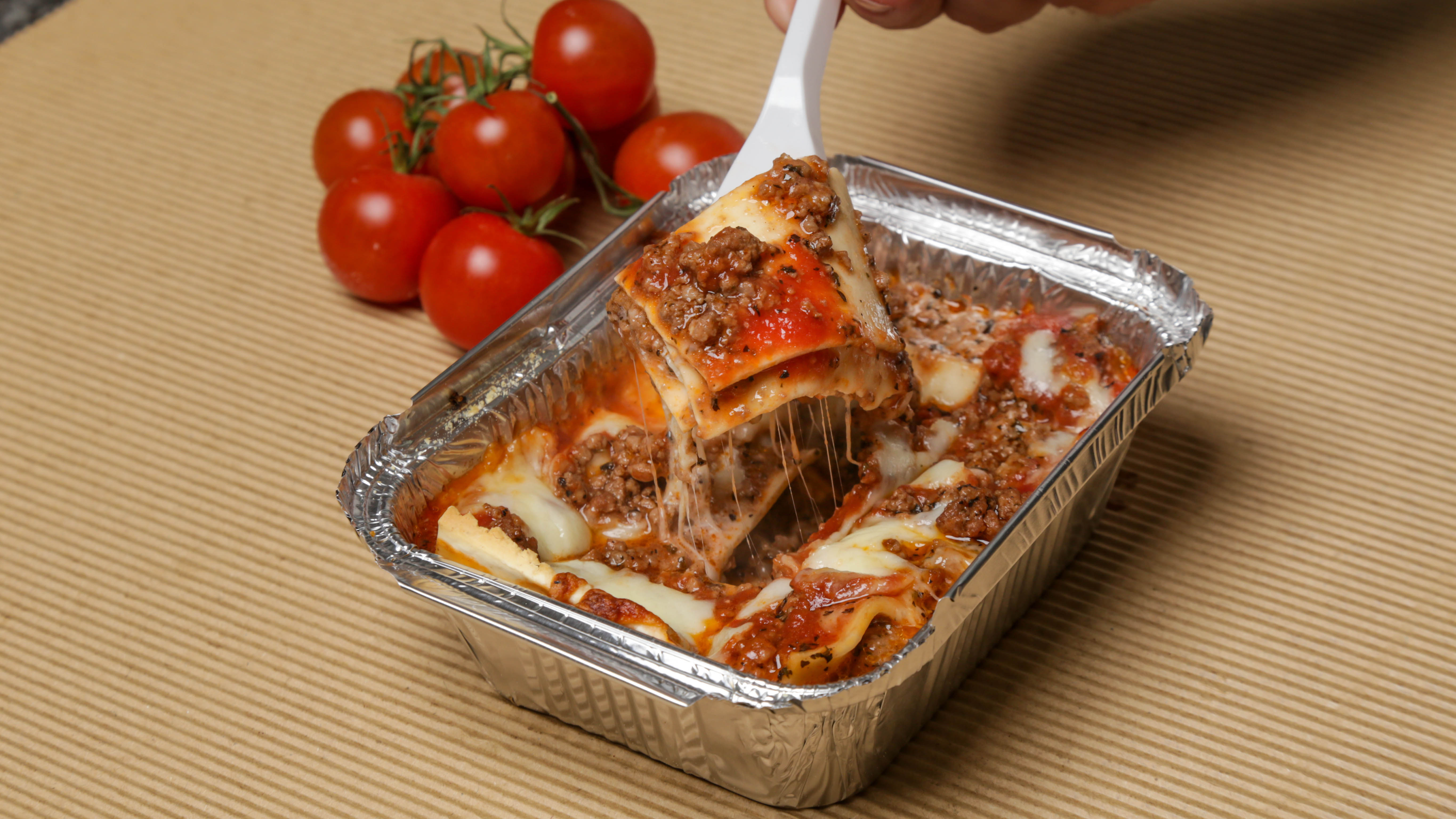 aluminum foil container with food