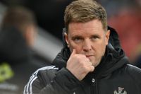 Eddie Howe manages Newcastle United FC during the Carabao Cup Semi-Final First Leg match between Newcastle United and Manchester City at St. James's Park in Newcastle, on January 13, 2026. (Photo by Scott Llewellyn/MI News/NurPhoto via Getty Images)