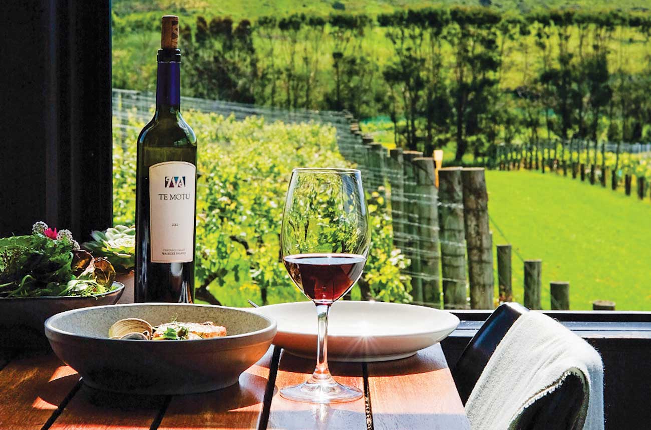 The restaurant at Te Motu inthe Onetangi valley