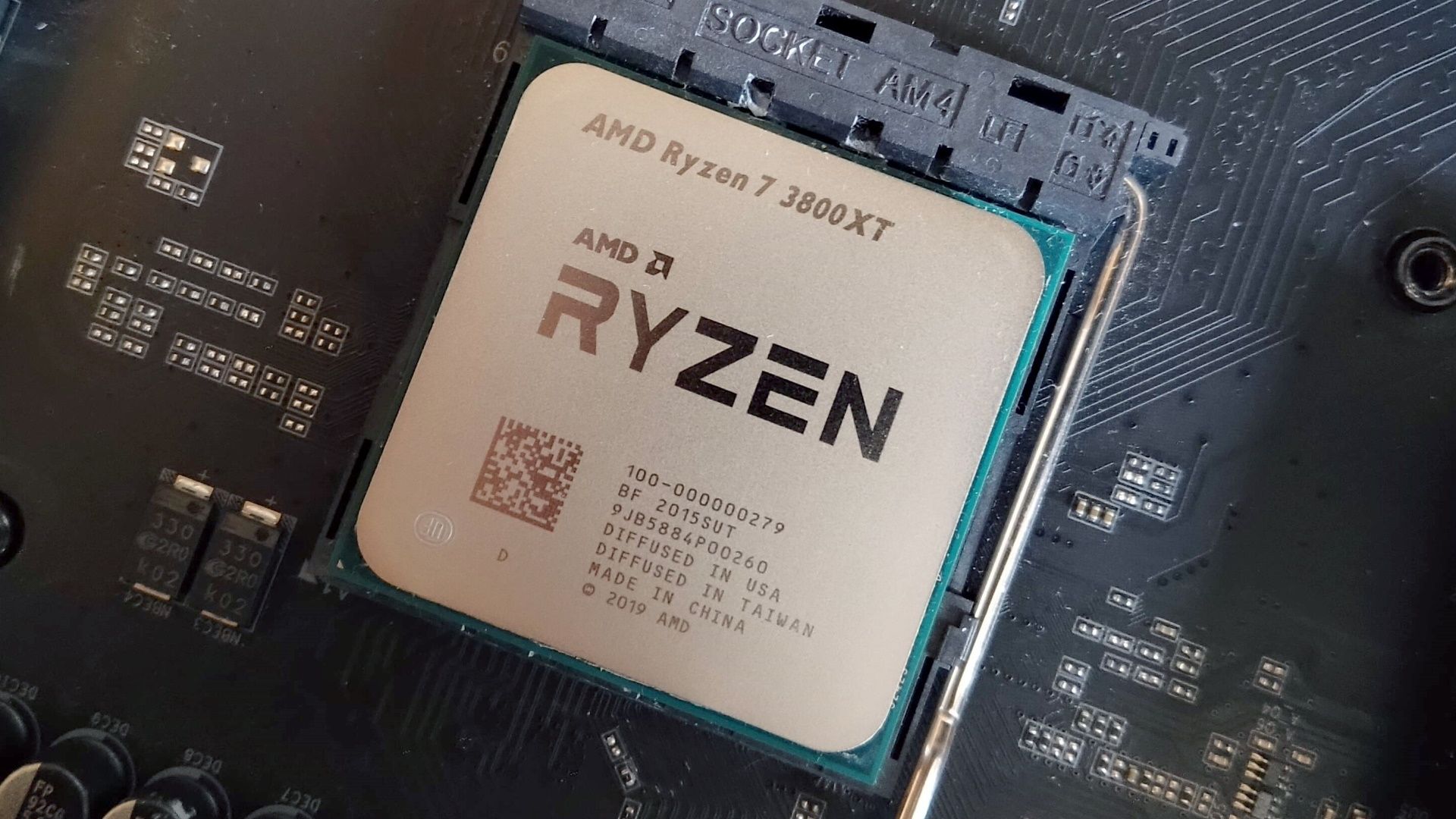 CPU AMD Ryzen 7 3800XT CPU AMD Ryzen 7 3800XT, 3.9 GHz, 32 MB, BOX (100-100000279WOF